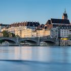 die Brücke in der Mitte