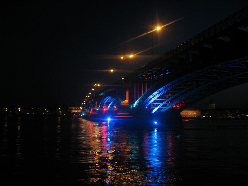 Die Brücke in der Nacht