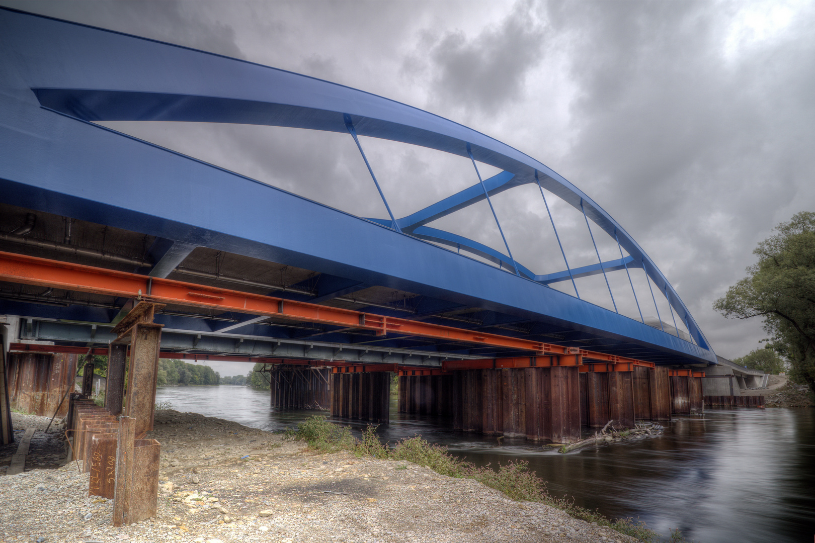 Die Brücke ist fast fertig