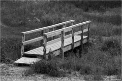 Die Brücke ist fertig, der Weg noch nicht ganz.....sw