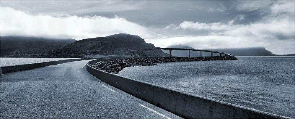 DIE BRÜCKE NACH RUNDE