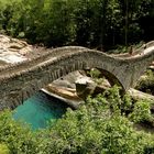 Die Brücke "Ponte dei Salti" im Verzascatal bei Lavertezzo