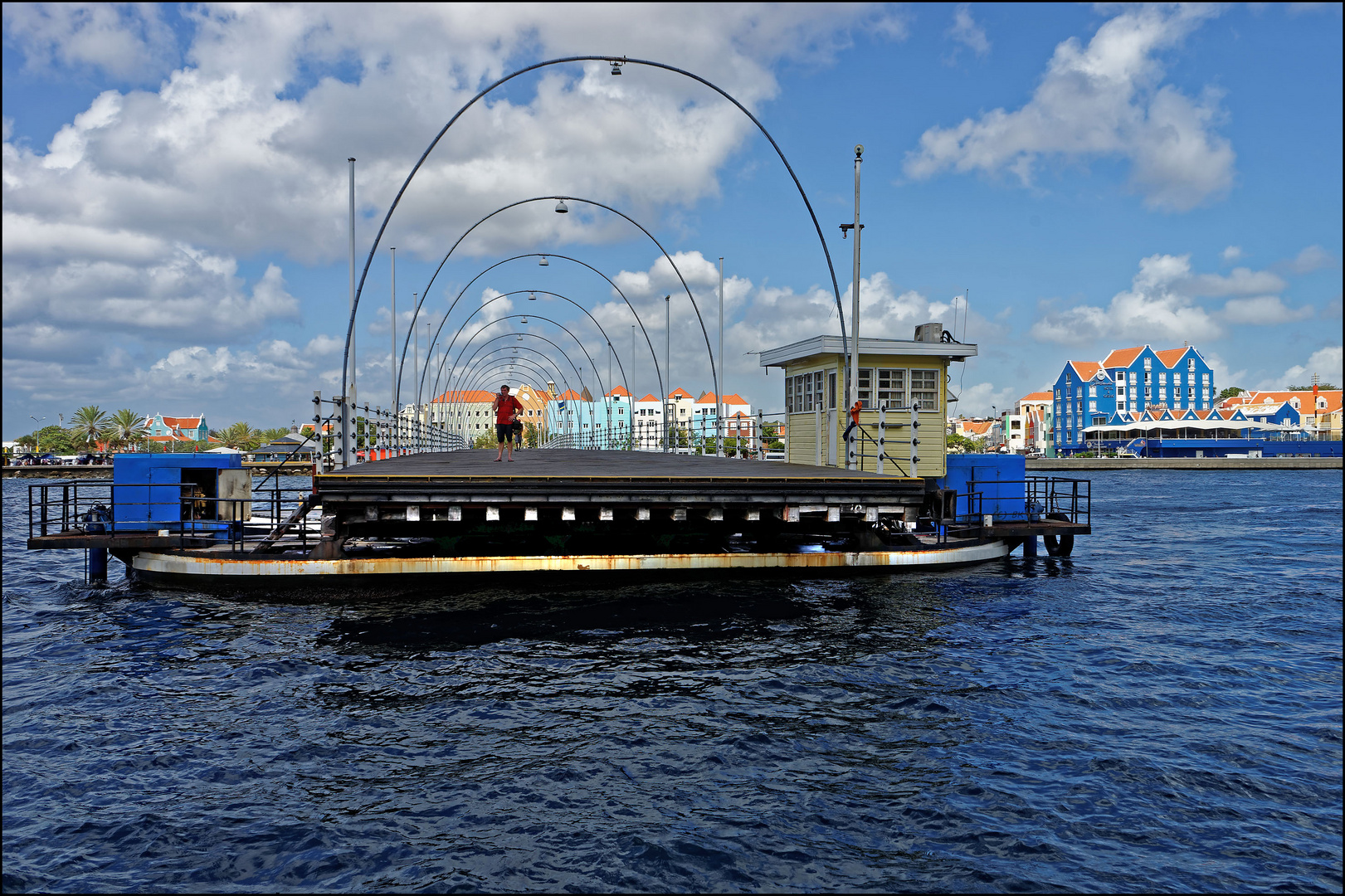 Die Brücke schwimmt