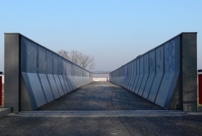 Die Brücke steht noch