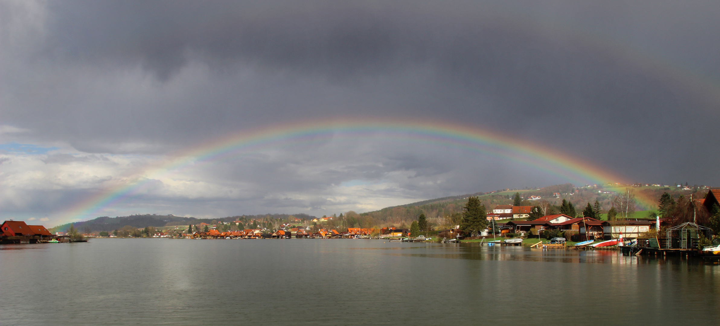 Die Brücke über dem Waldschacher See