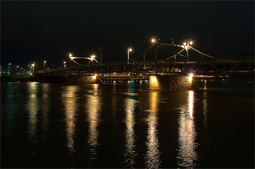 Die Brücke über den Kokemäenjoki in Pori/Finnland