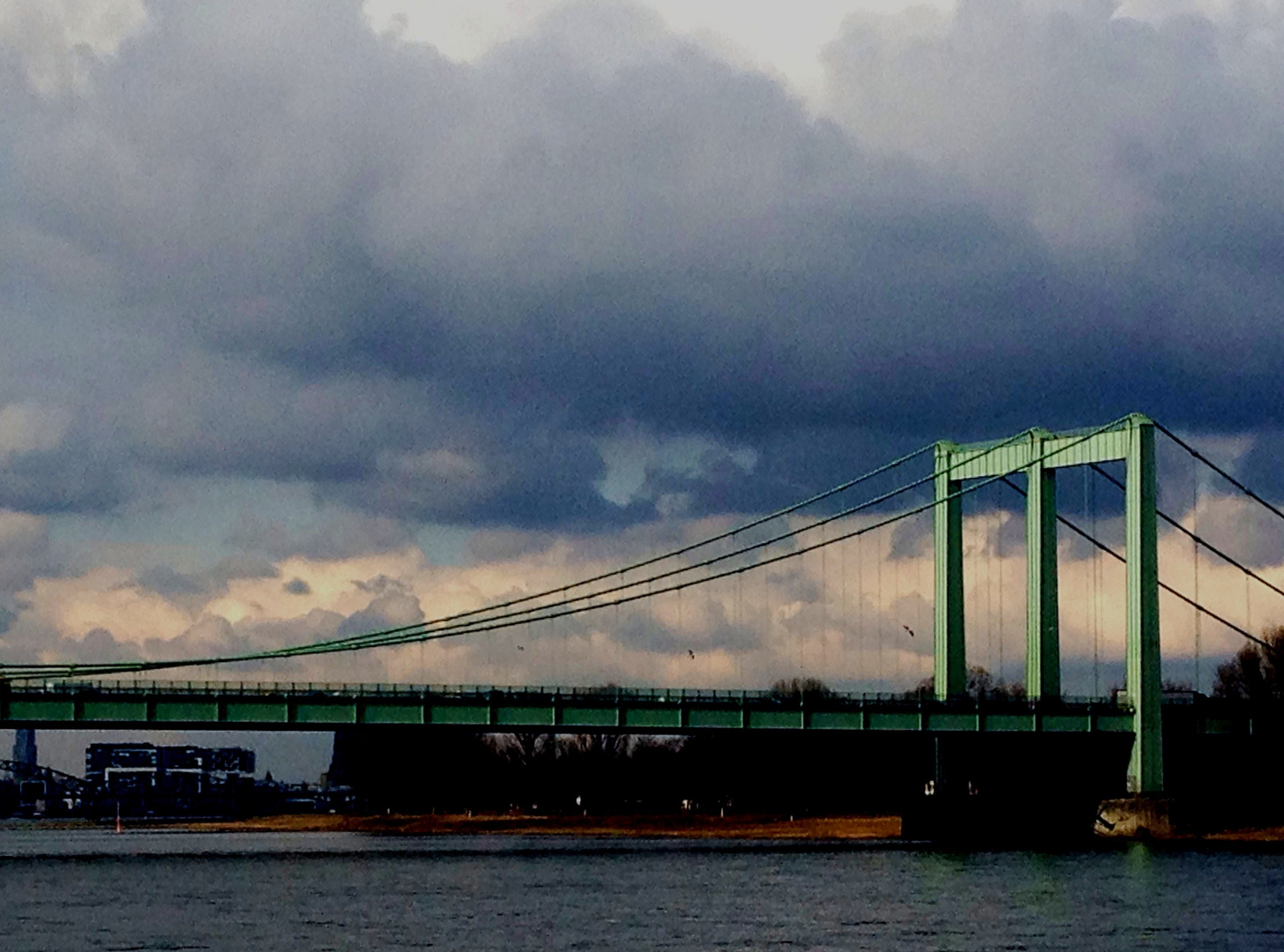 die Brücke über den Rhein