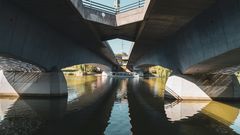 Die Brücke über den See