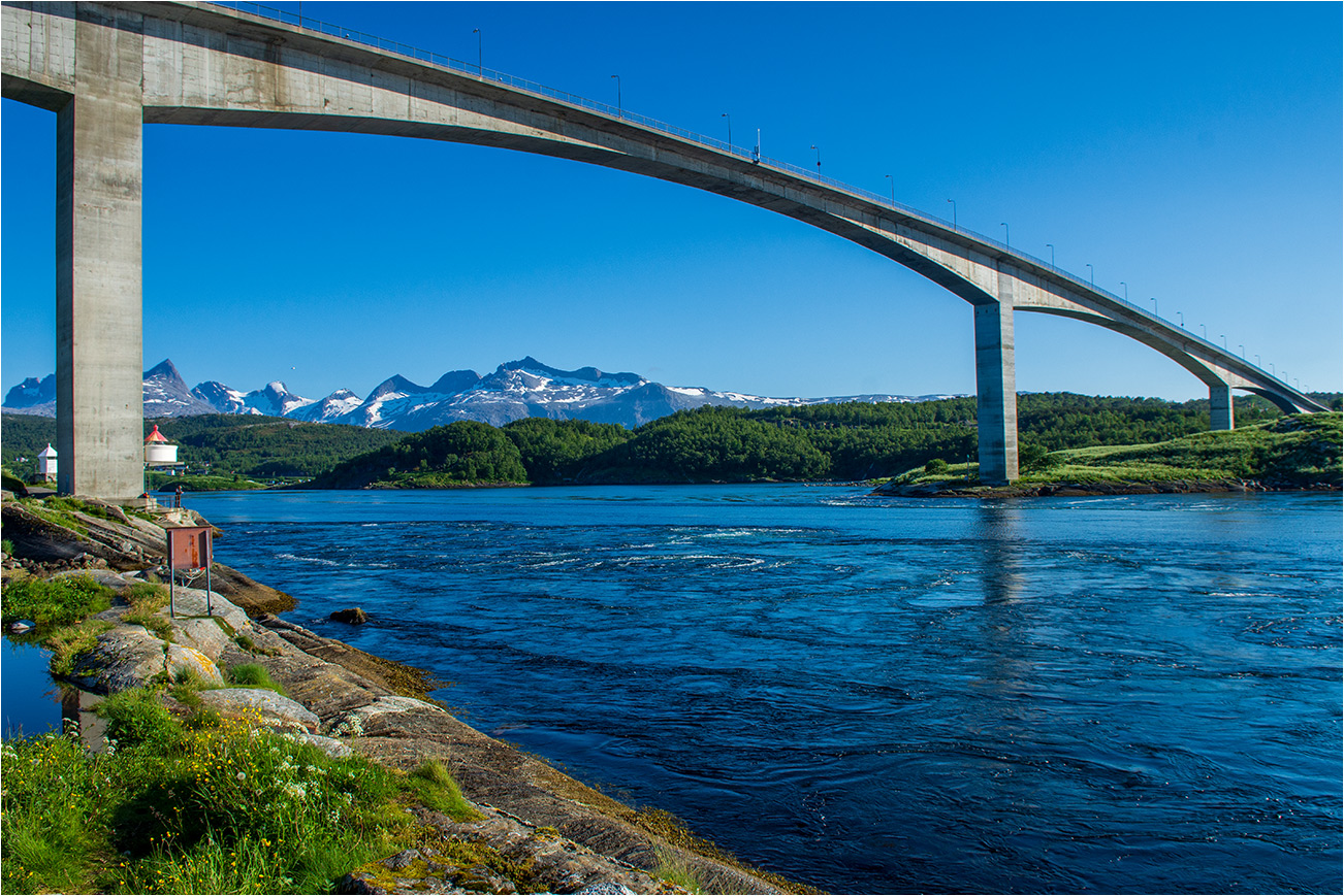 Die Brücke  vom Saltstraumen in Norwegen