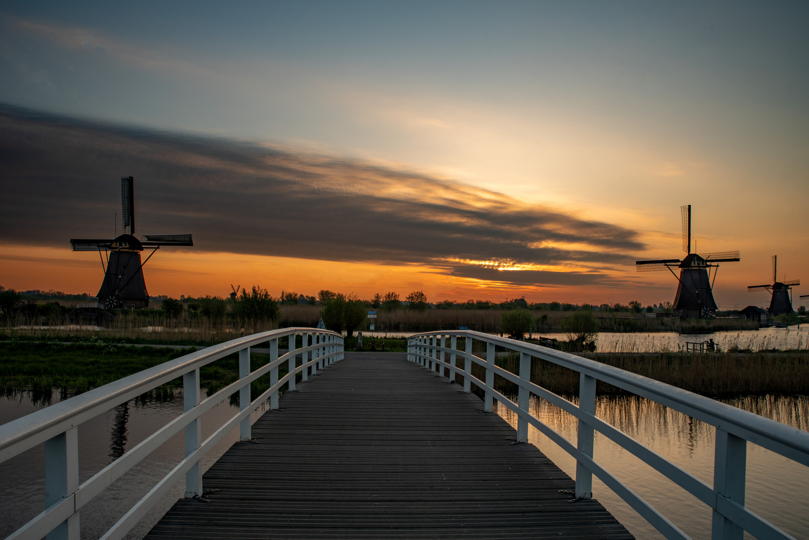 Die Brücke von Kinderdijk.