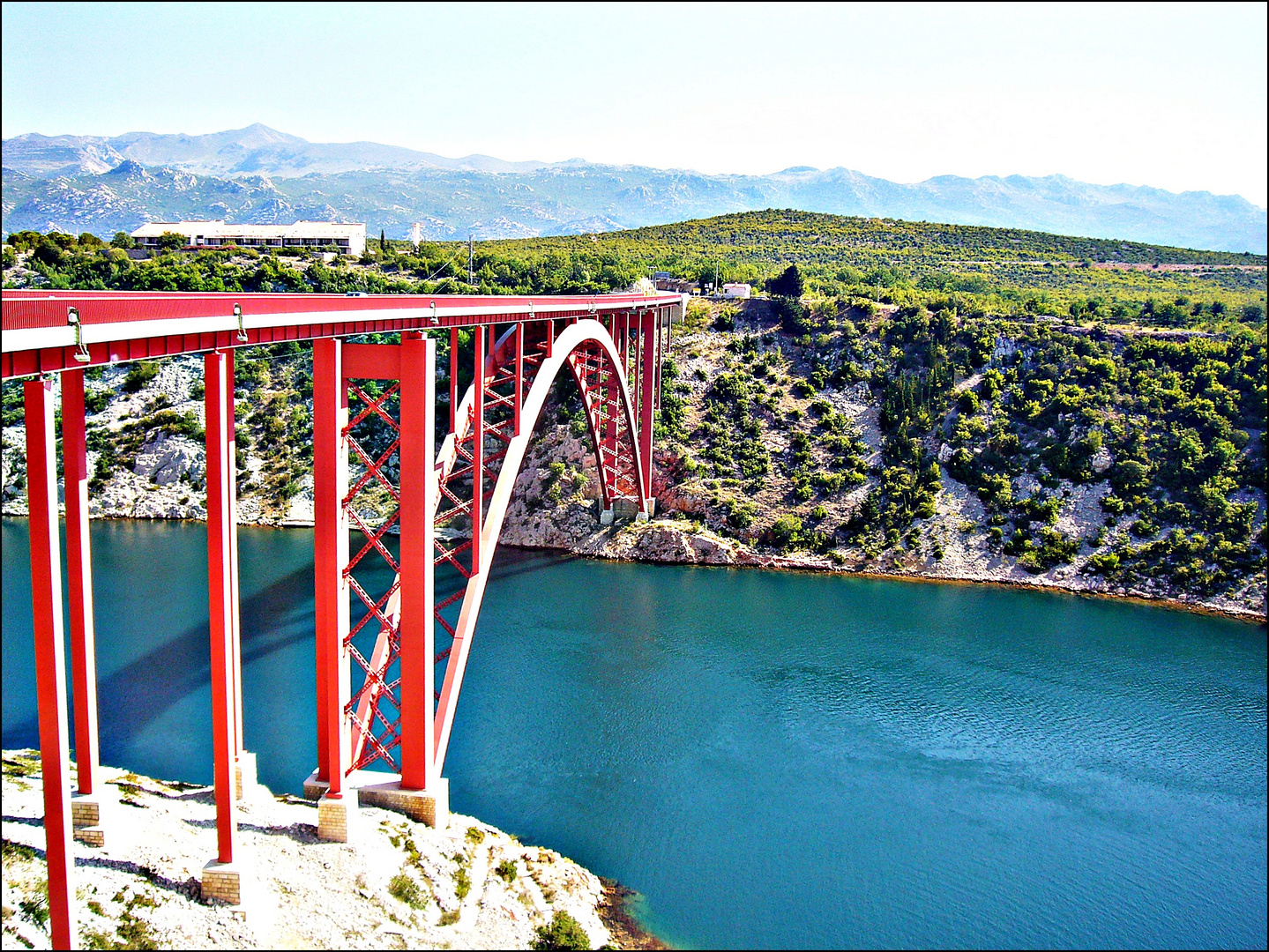 Die Brücke von Maslenica in Kroatien