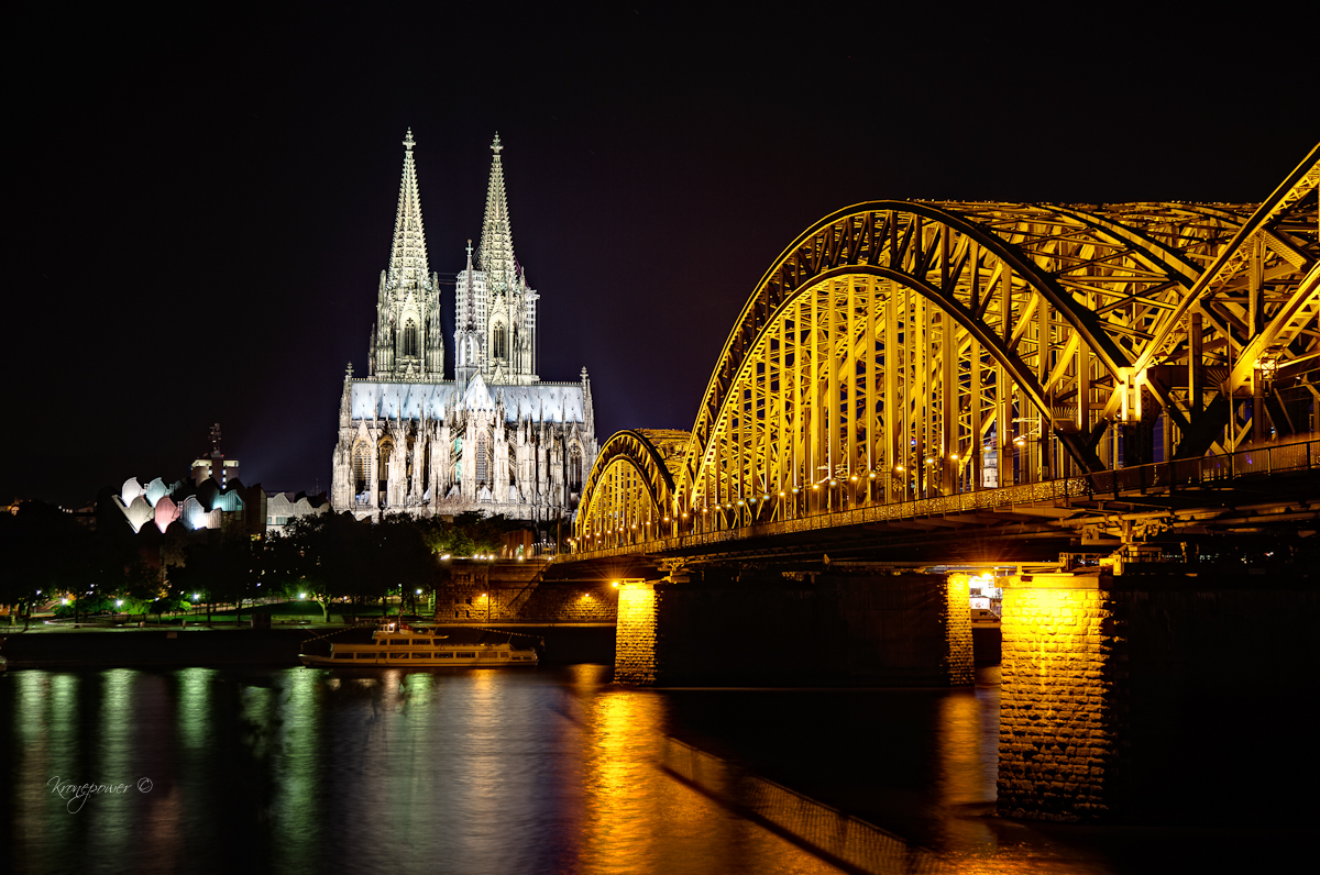 Die Brücke zum Dom