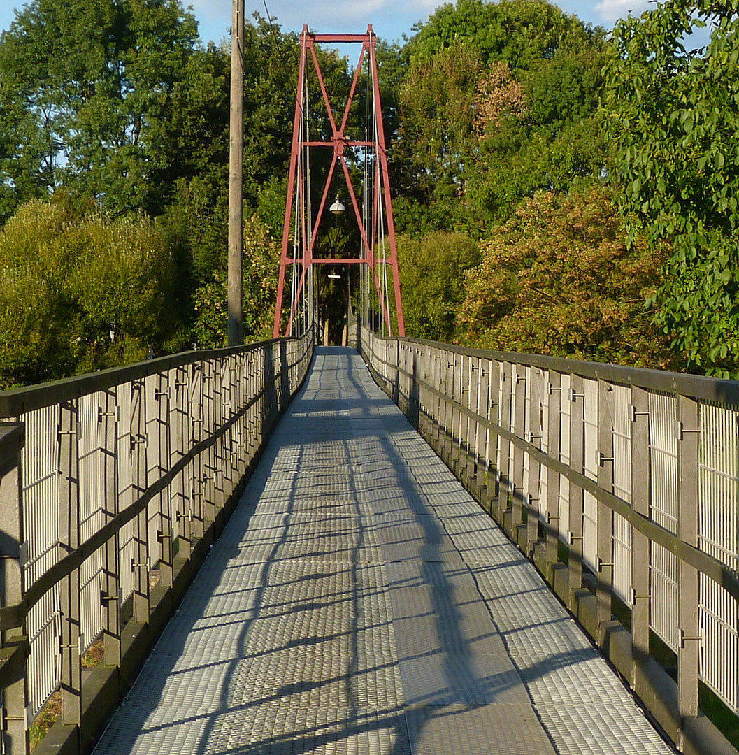 die Brücke zum Herbst