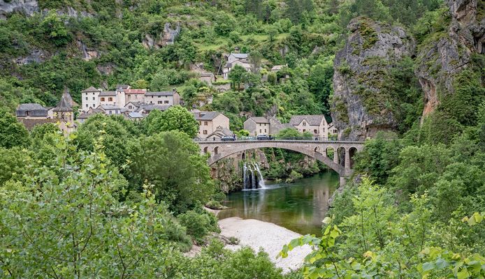 Die Brücke zum Juwel