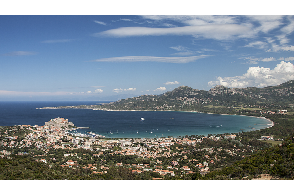 Die Bucht von Calvi Korsika