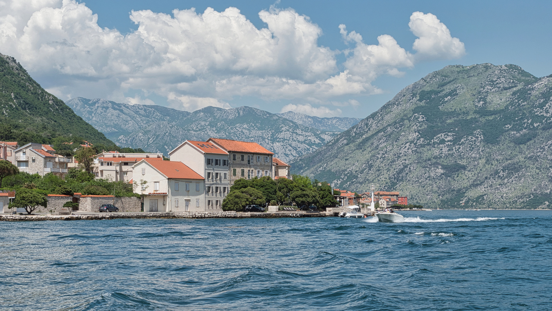 Die Bucht von Kotor - fjordartige Landschaft