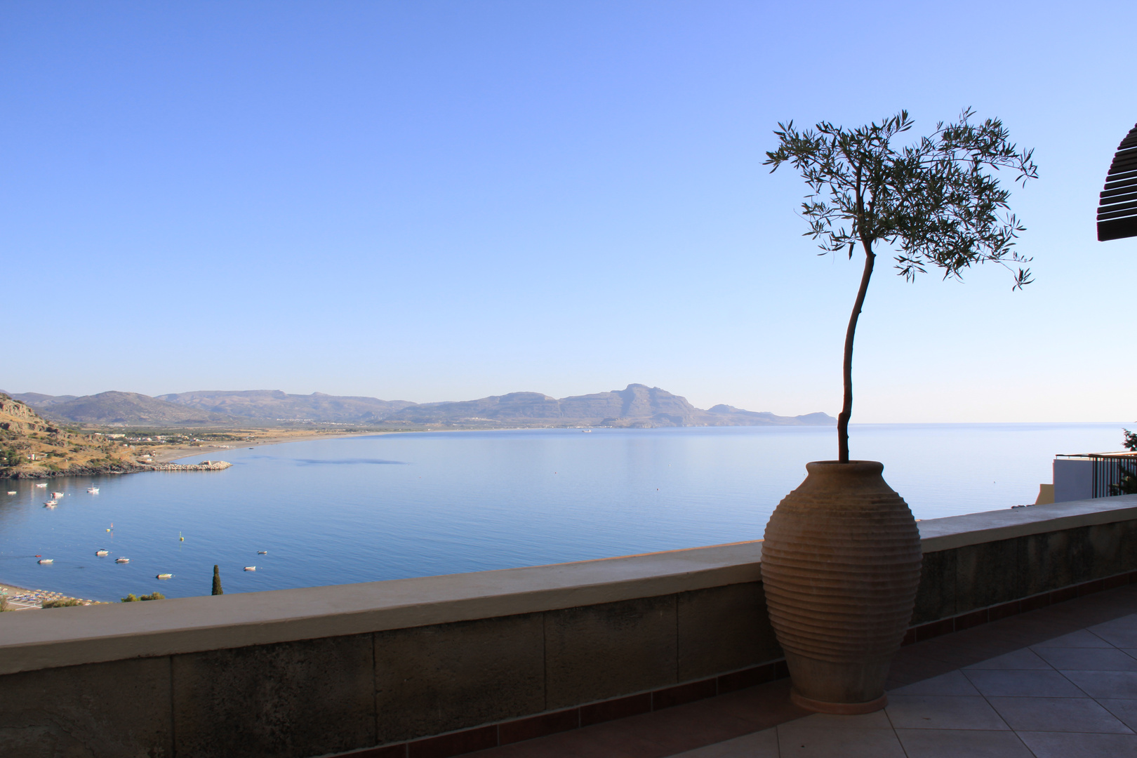 Die Bucht von Lindos vom Hotel Lindos Mare