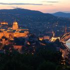 Die Budapester Burg in der Abenddämmerung