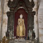 ...die Buddhastatue im Maha Aung Mye Bonzan Kloster...