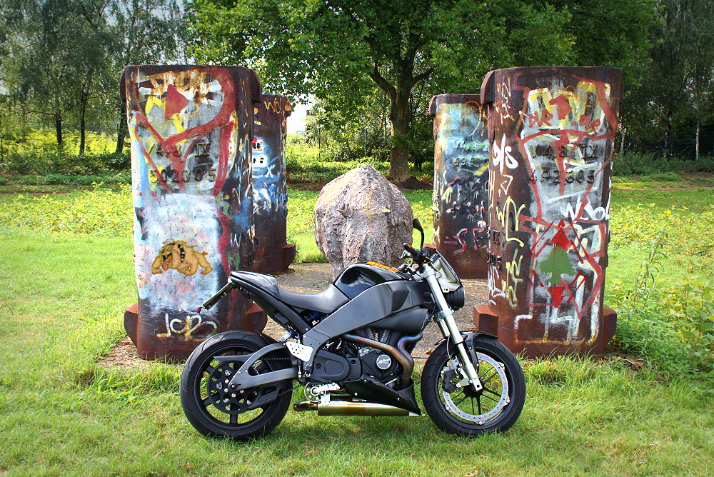 Die Buell und das Nashorn