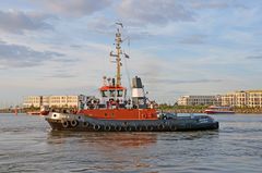 Die "Bugsier 16" während der Port Party in Warnemünde am 17.Juni 2014