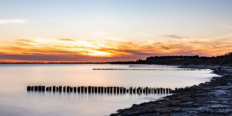 Die Buhnen gleich westlich der Marina Klintholm