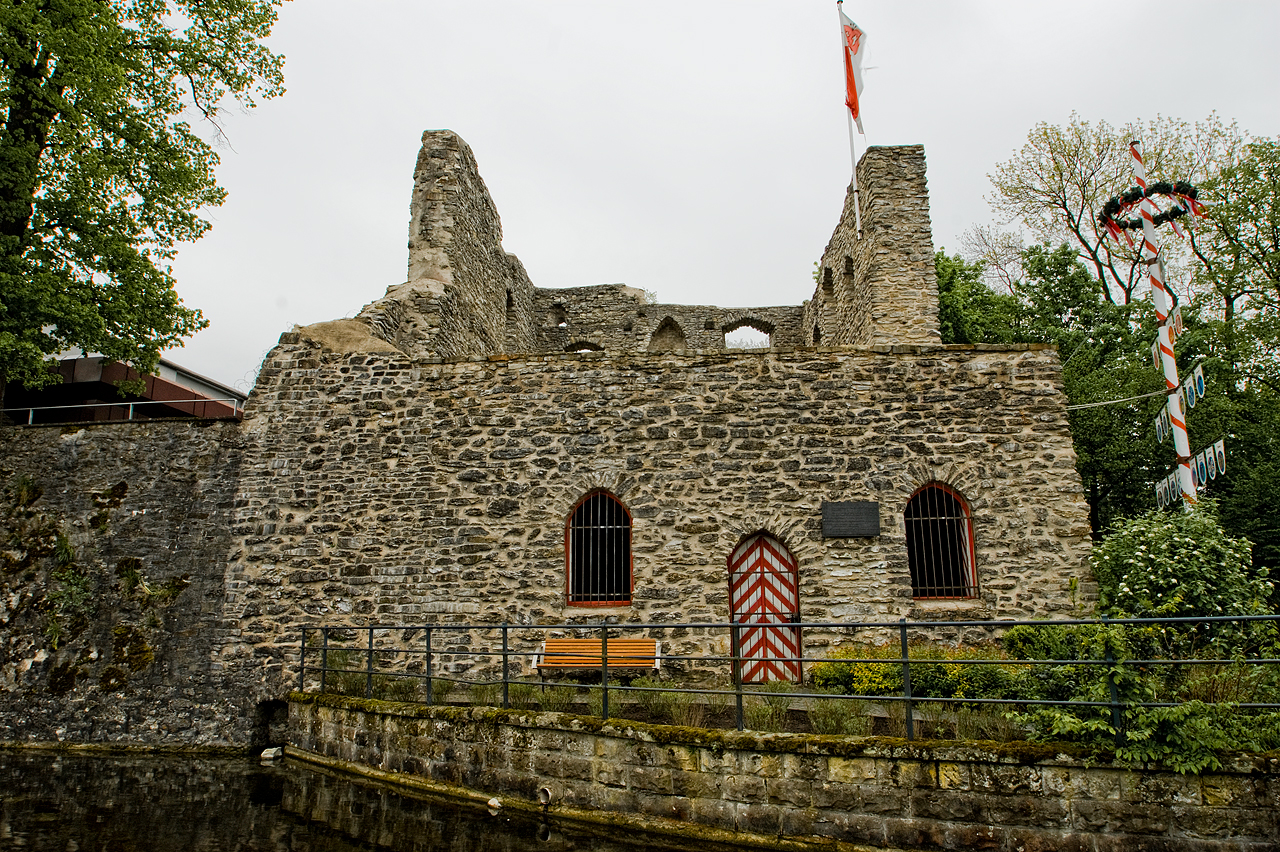 Die Burg an der Lippequelle - Bad Lippspringe