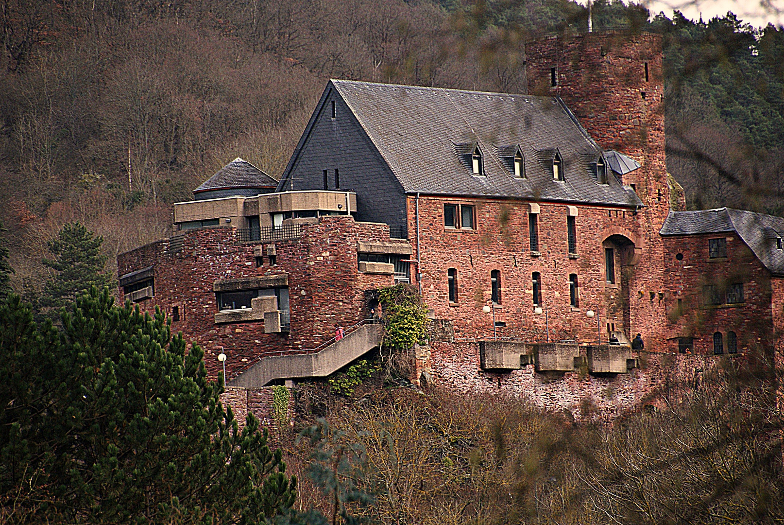 Die Burg Hengebach in Heimbach/Eifel