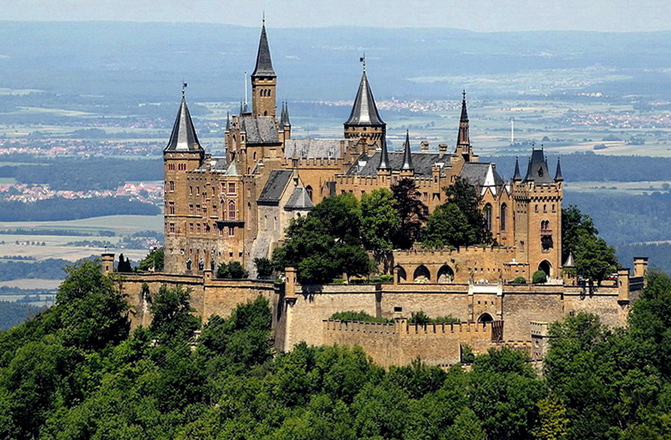 Die Burg Hohenzollern (2)