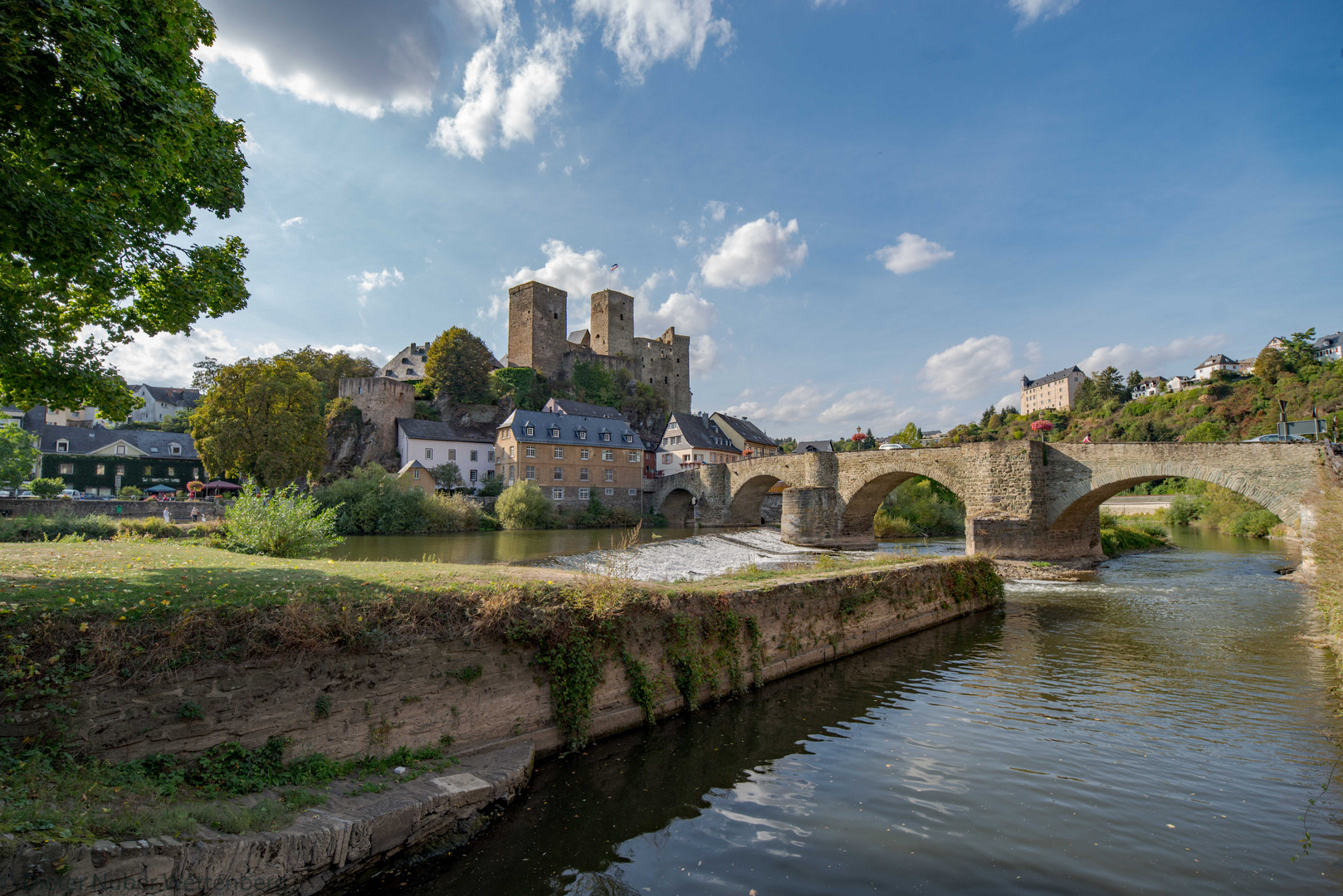 Die Burg im Mittelpunkt