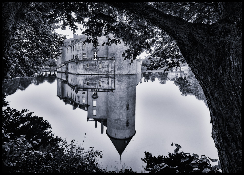 Die Burg im See