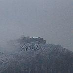 Die Burg im winterlichen Morgengrauen