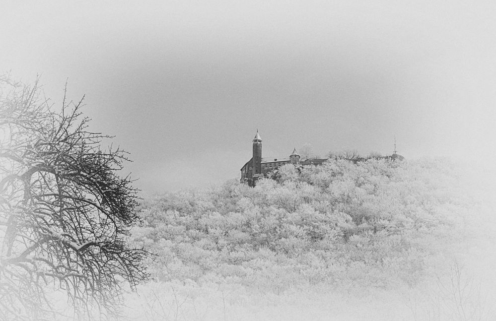 die Burg in den Wolken