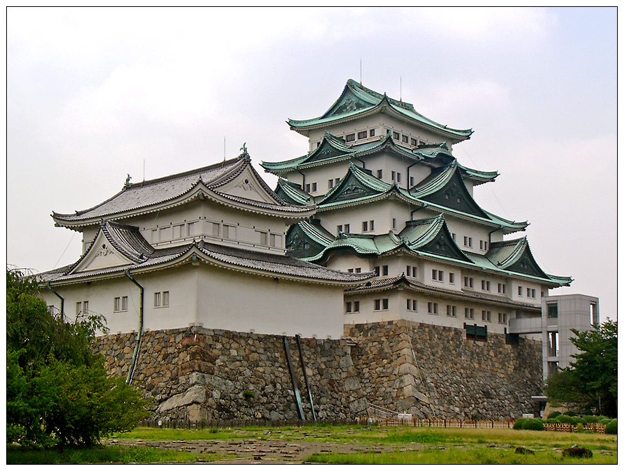 Die Burg in Nagoya - das Kleine und das Große Donjon