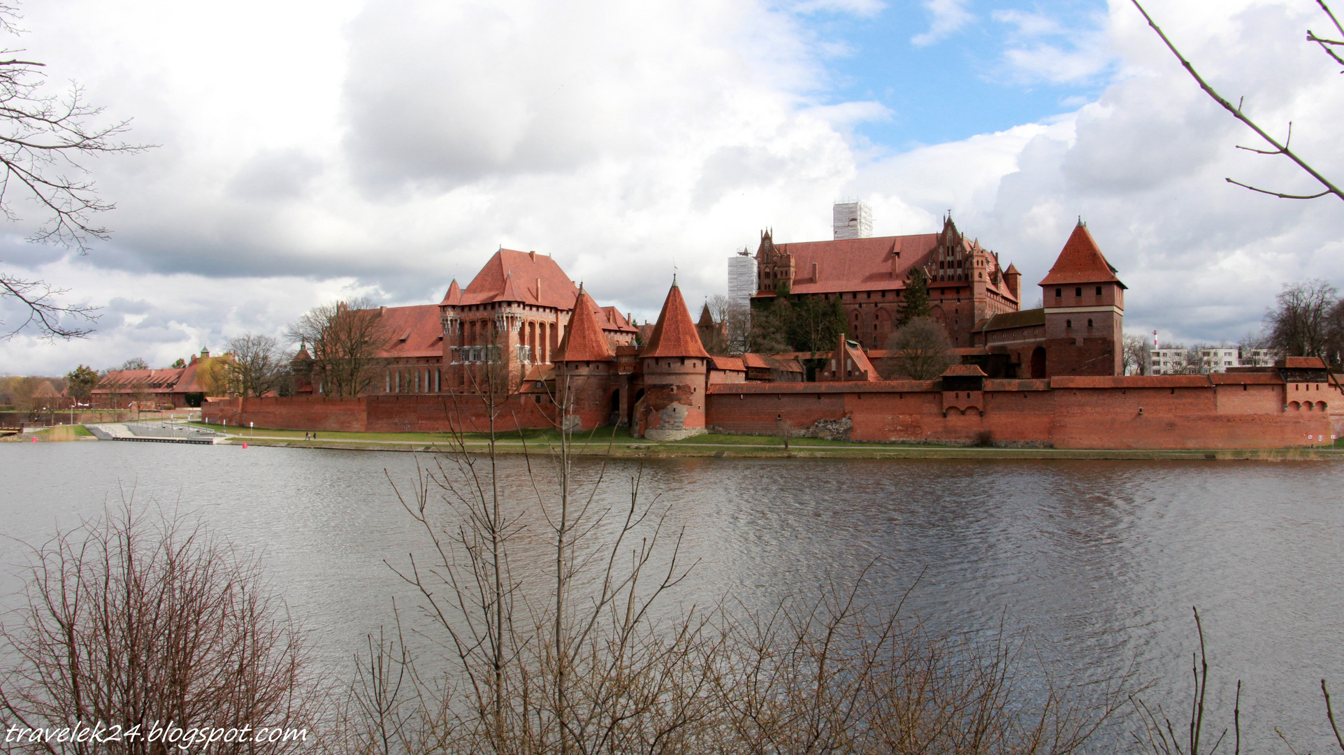 Die Burg ist massiv - Marienburg