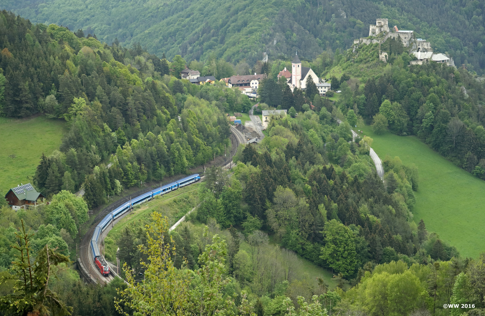 Die Burg Klamm Schottwien Foto & Bild eisenbahn, verkehr, öbb Bilder