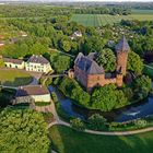 Die Burg Linn (Krefeld) aus der Vogelperspektive