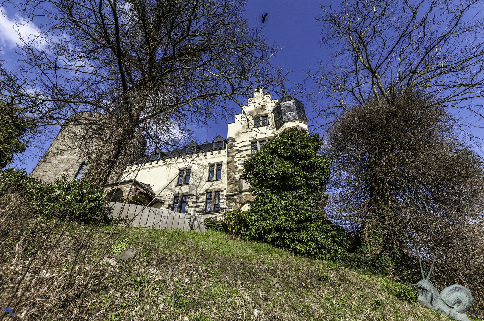Die Burg Rode ist eine Höhenburg in der Stadtmitte von Herzogenrath in der Städteregion Aachen