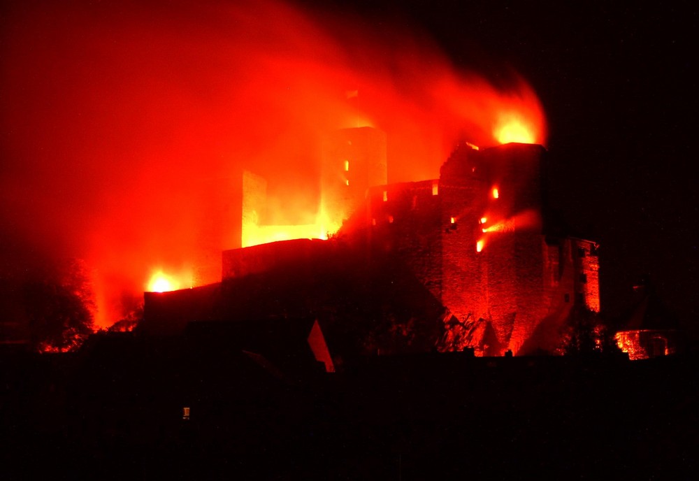 Die Burg Runkel in Flammen 2009 (4)