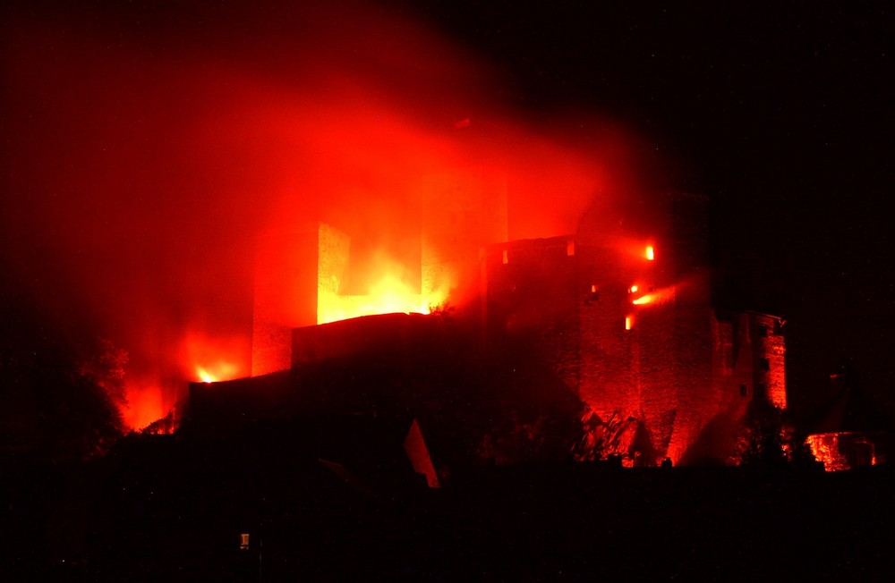 Die Burg Runkel in Flammen 2009 (5)