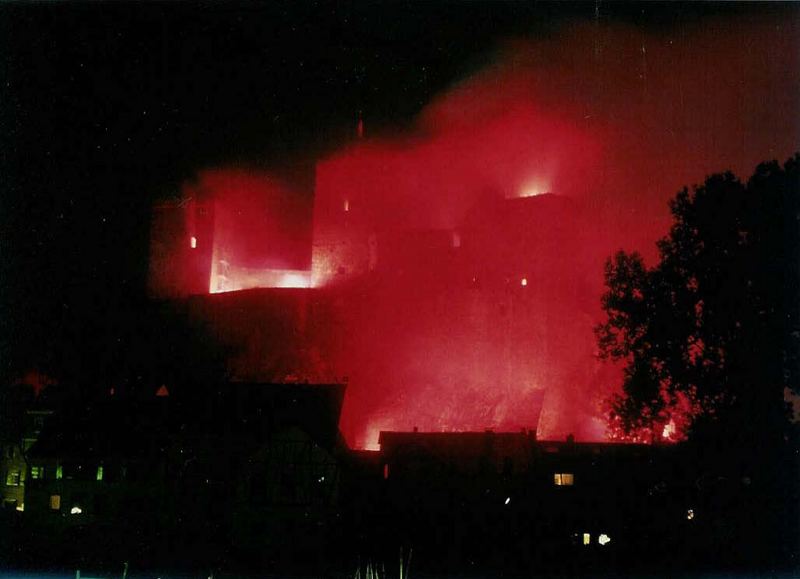 Die Burg Runkel in Flammen