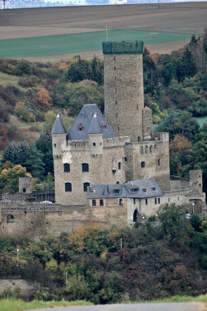 Die Burg Schwalbach
