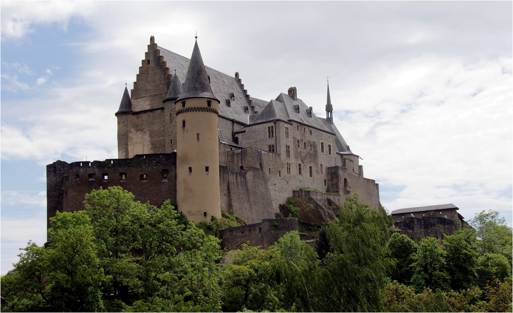 Die Burg Vianden in Luxemburg