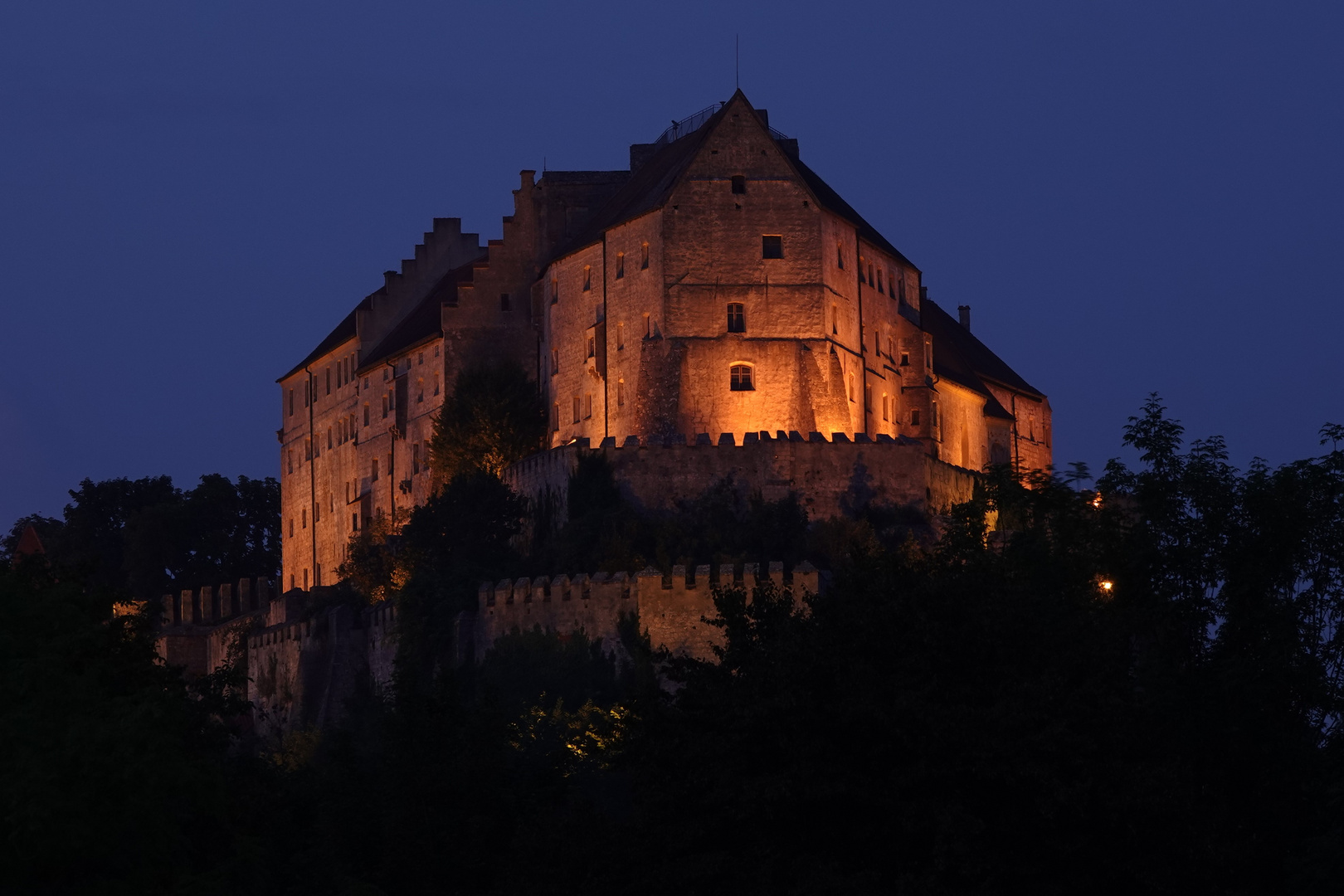 die Burg zu Burghausen in der "Blauen Stunde"