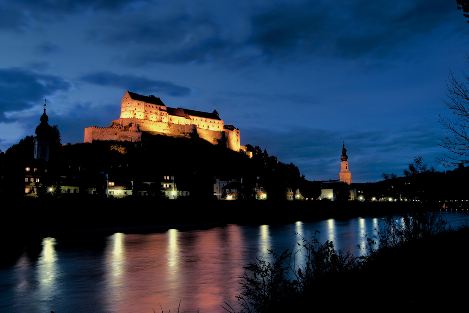 Die Burg zu Burghausen über der Salzach