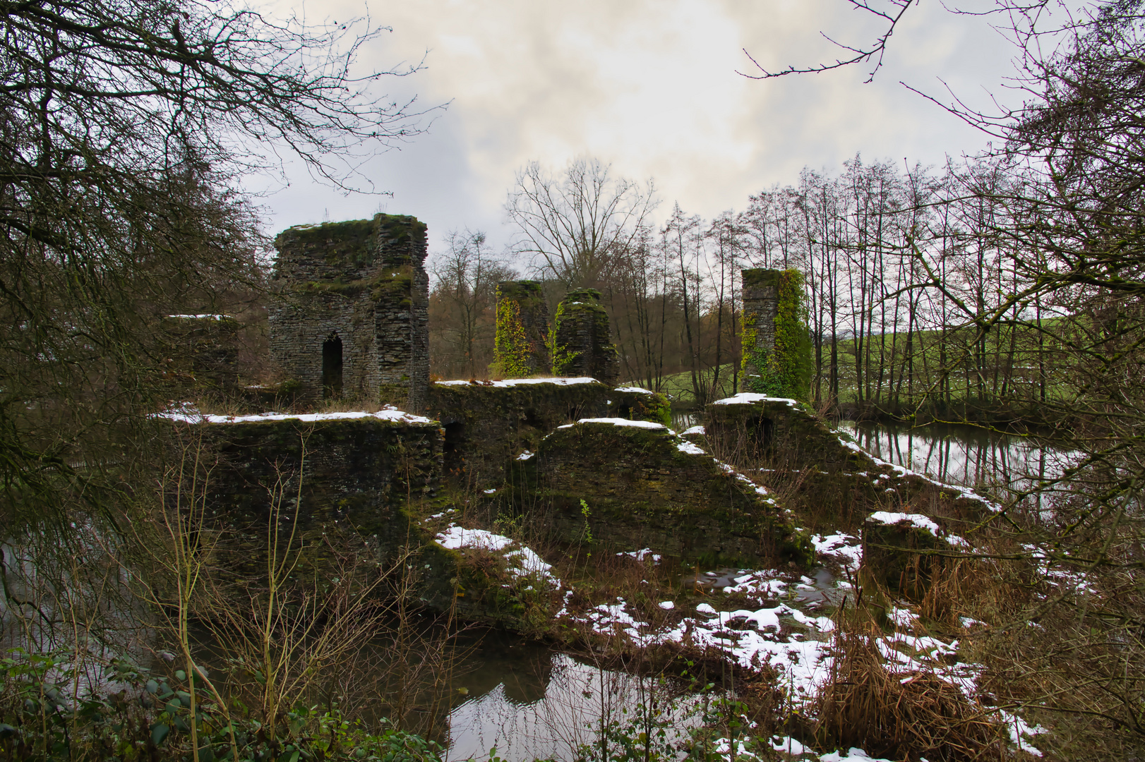 Die Burgruine Eibach bie Lindlar