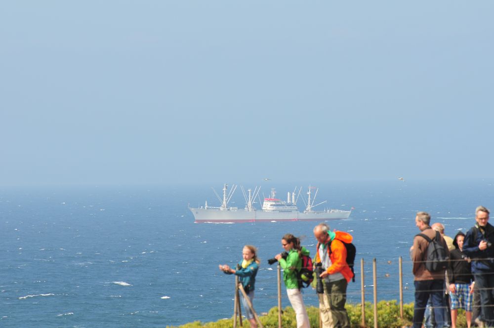 Die Cap San Diego vor Helgoland