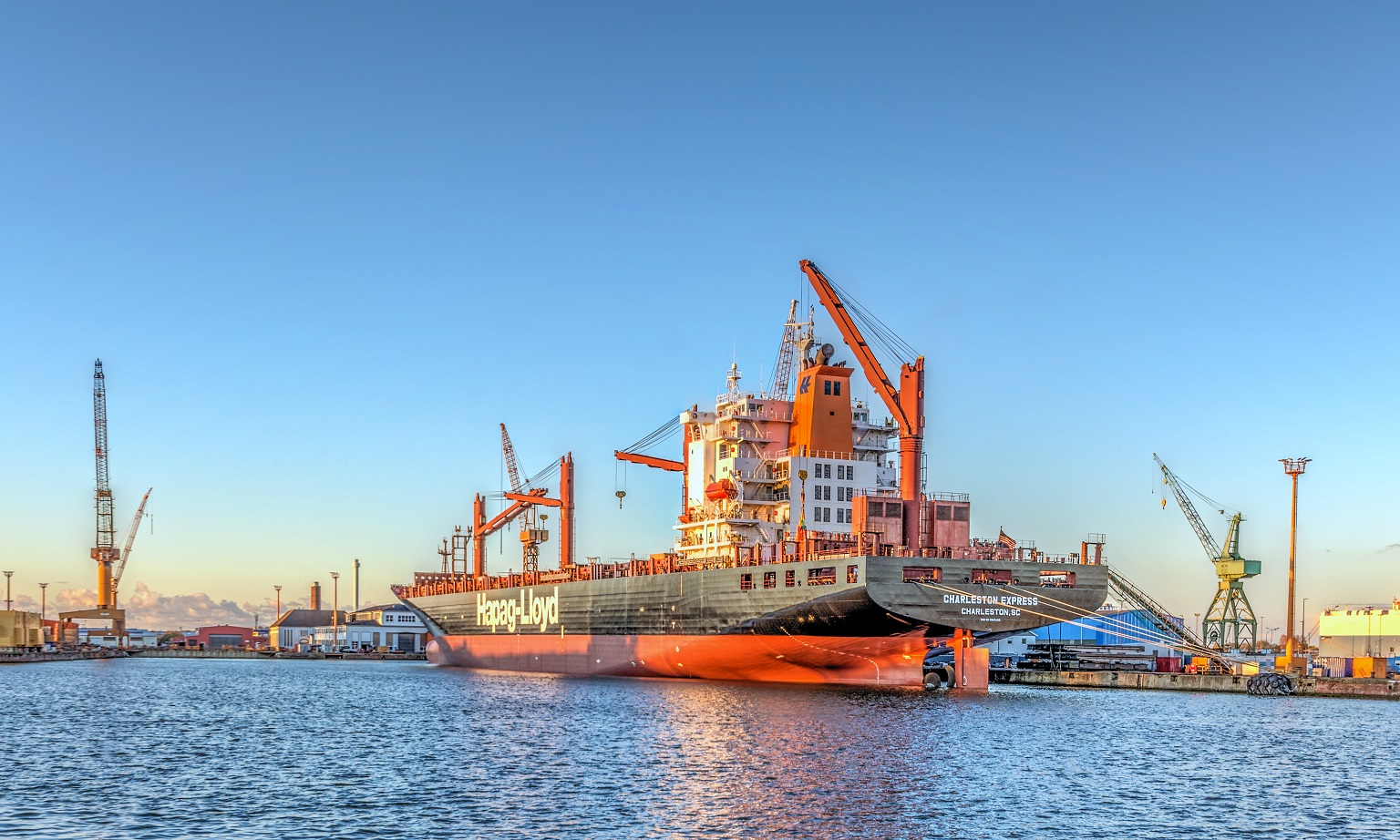 die "CHARLESTON EXPRESS" bei der Lloyd Werft