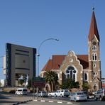 Die Christuskirche und das neue monströse Museum.