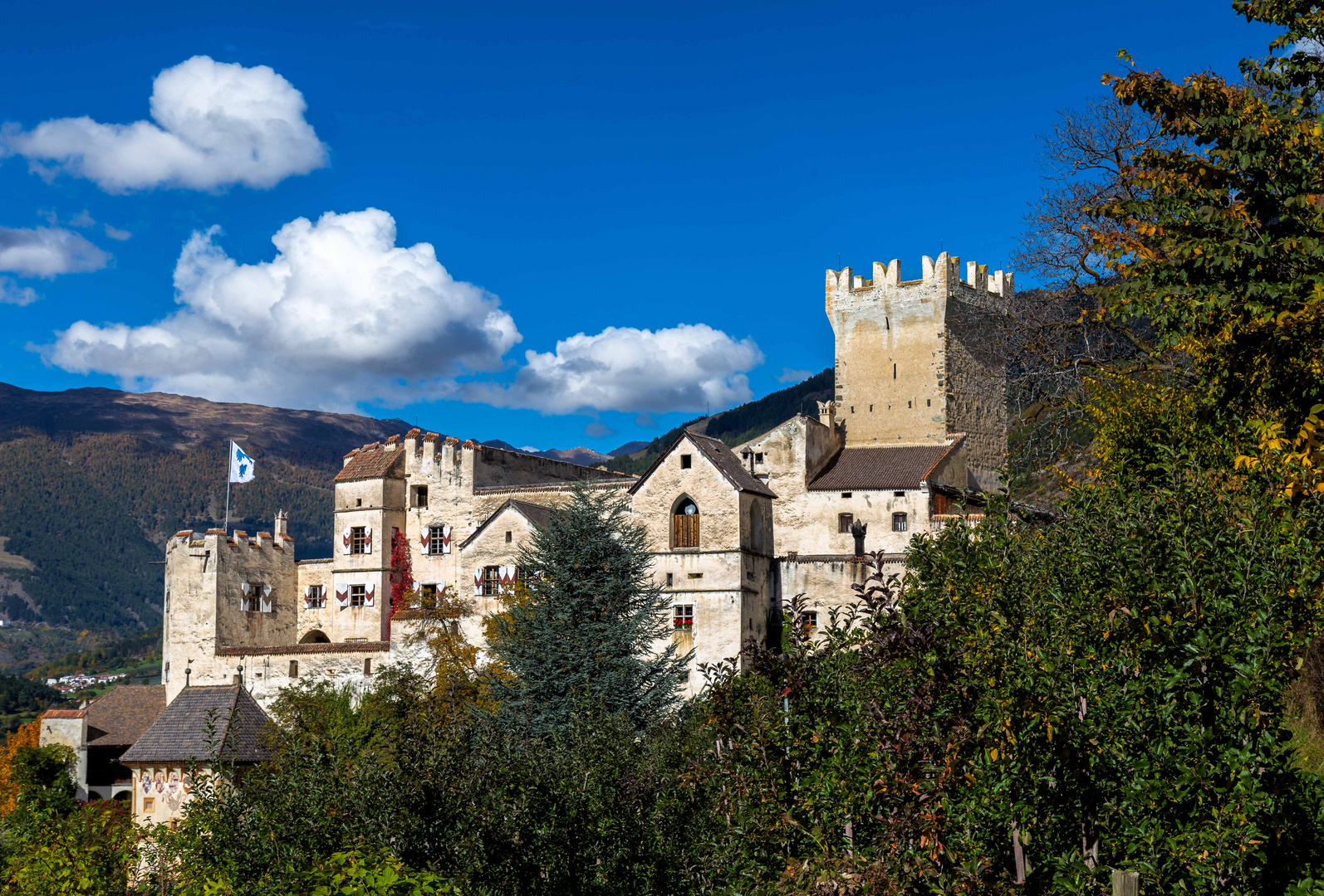 Die Churburg im Herbst